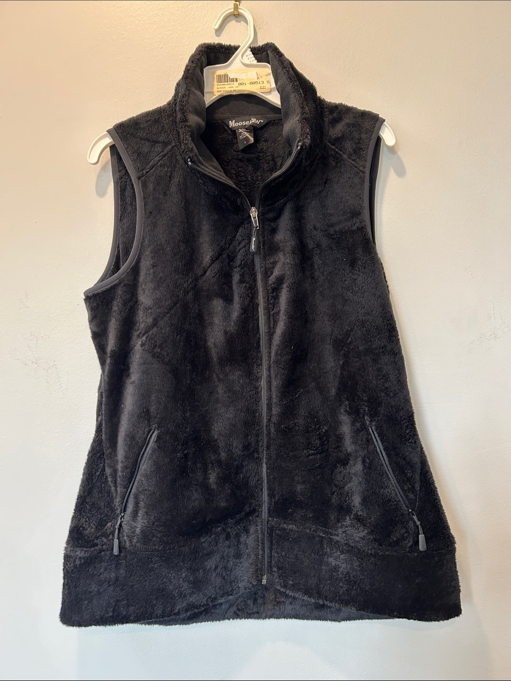 Moosejaw Women's Black Plush Faux-Fur Zip-Up Vest